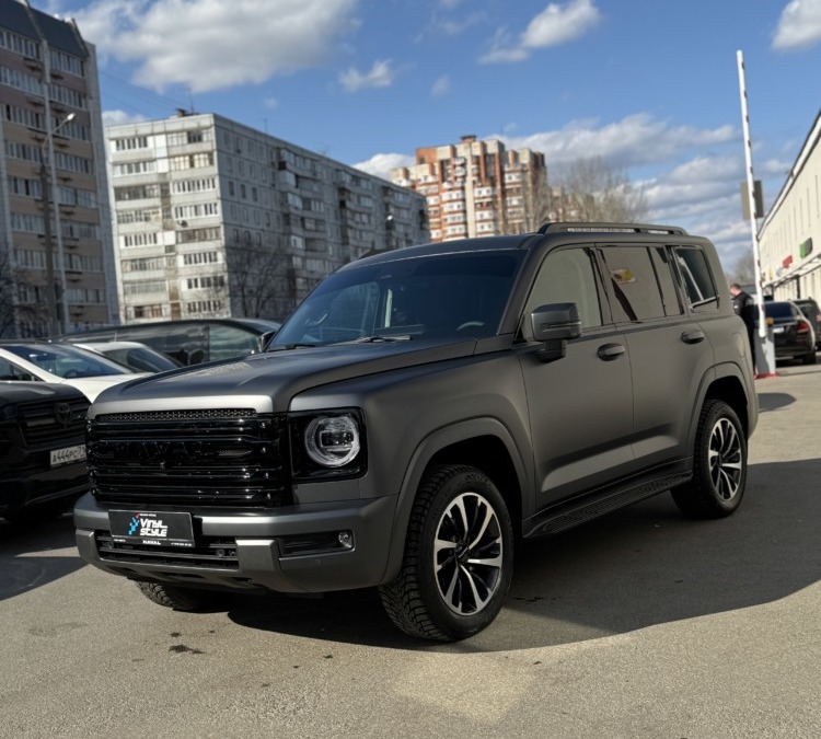 Бронирование кузова нового Haval H9 матовой полиуретановой пленкой, перешив руля с изменением анатомии