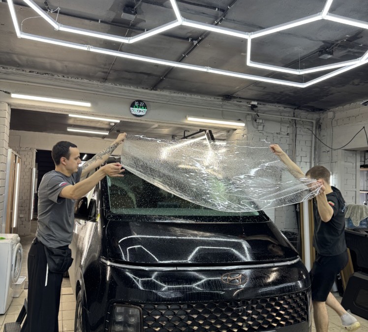 Бронирование лобового стекла автомобиля Hyundai Staria