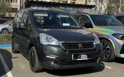 Peugeot Partner — установили головное устройство на базе Андроид мультимедиа, камеру заднего вида