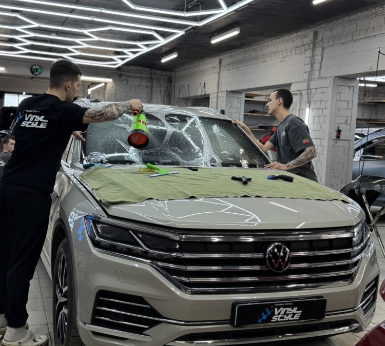 Бронирование лобового стекла и демонтаж старой пленки — Volkswagen Touareg