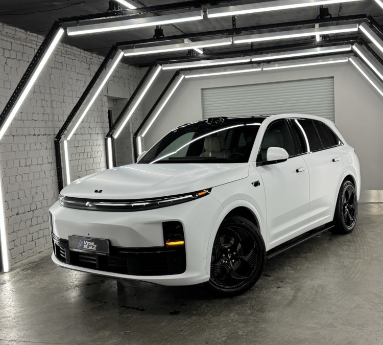 Бронирование матовой полиуретановой пленкой кузова автомобиля LiXiang L7 и выполнили антихром