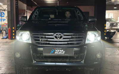 Toyota Hilux — установили светодиодные bi-led модули GTR G5 MAX