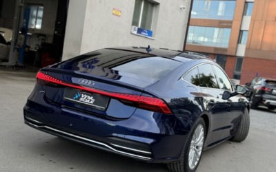 Бронирование кузова автомобиля Audi A7 глянцевой полиуретановой пленкой