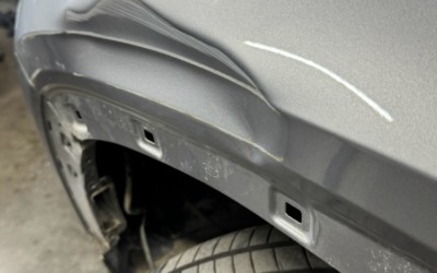 Ремонт вмятины Hyundai Tucson под дальнейший покрас