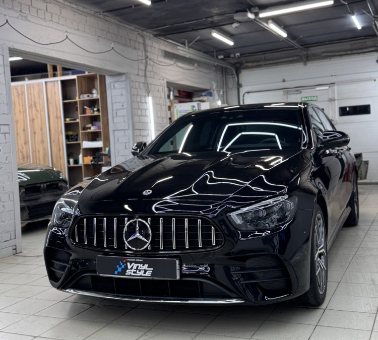 Бронирование всего кузова Mercedes E-класса в кузове W213 полиуретановой пленкой