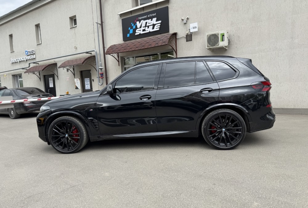 BMW X5 — сделали занижение на -3,5 см с использованием спортивных пружин H&R