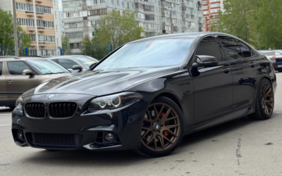 BMW 5 серии в кузове F10 — занижение на 3 см