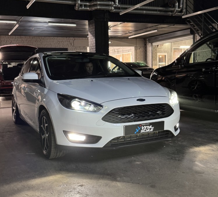 Установили bi-led модули Aozoom A4+ на Ford Focus 2017 год
