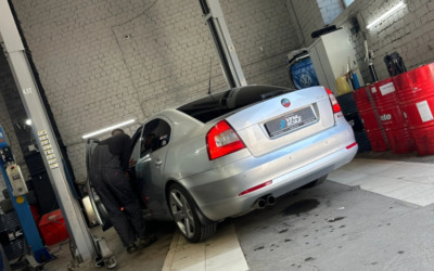 Заправка кондиционера Skoda Octavia! Пора! Сейчас жаркое лето, друзья