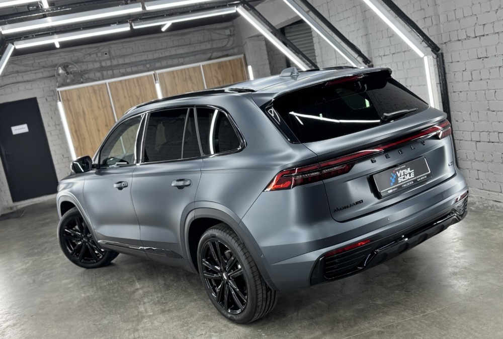 Максимальный антихром Geely Monjaro