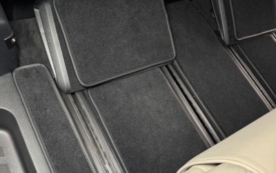 В салон и багажник Mercedes V class отшили ворсовые ковры