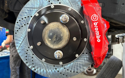 Установили 6 поршневую тормозную систему Brembo на Toyota Land Cruiser 200