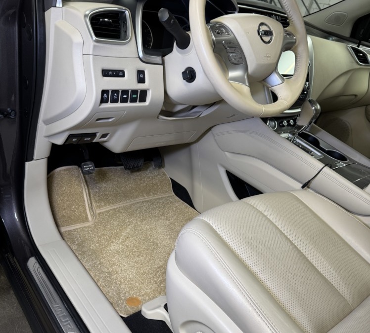 Пошив ворсовых ковров в салон автомобиля Nissan Murano