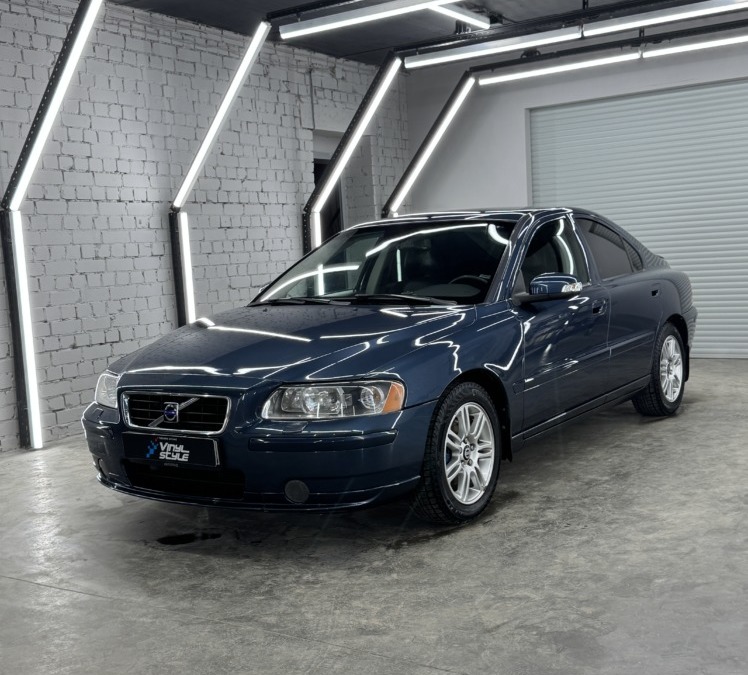 Полировка кузова автомобиля Volvo S60 с нанесением керамики и перешив руля