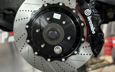 Заменили тормозную систему Toyota Land Cruiser 300 на усиленную от компании Brembo