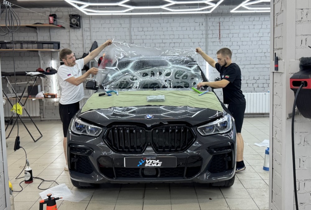 Бронирование фар и лобового стекла BMW X6