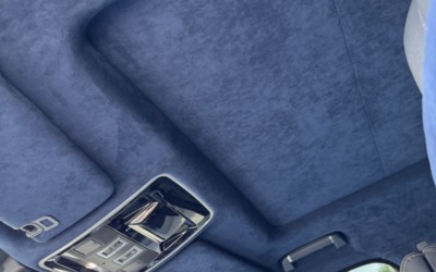 Range Rover — перетянули потолок, шторку, козырьки и все стойки с использованием алькантары синего оттенка