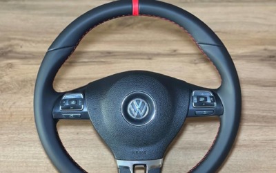 Volkswagen Tiguan — перетяжка руля с использованием натуральной кожи