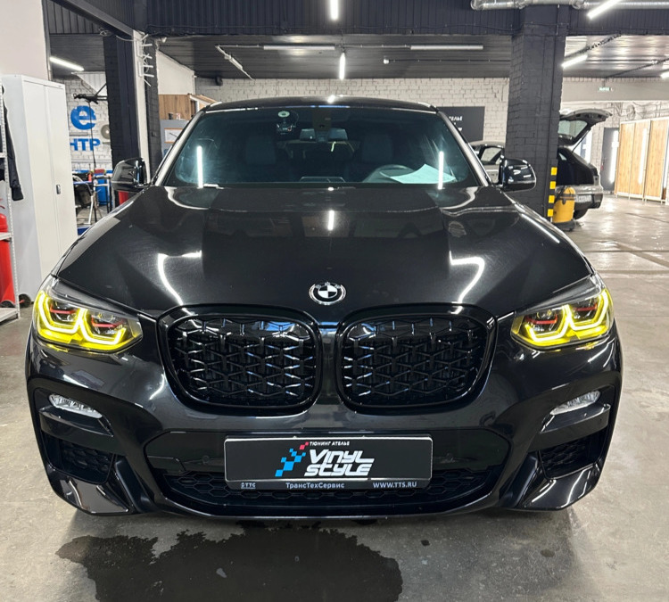 BMW X4 — заменили решётку радиатора, фары, дневные ходовые огни
