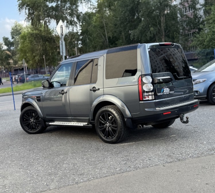 Land Rover Discovery — бронирование кузова цветной полиуретановой пленкой серого цвета