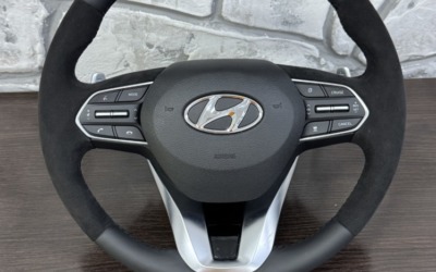 Перетяжка руля автомобиля Hyundai Palisade с использованием натуральной кожи и алькантары