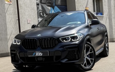 Бронирование BMW X6 матовой полиуретановой пленкой и выполнили антихром