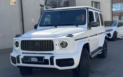 Матовый с завода Mercedes G-класс забронировали матовой защитной пленкой