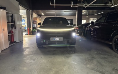 На LiXiang L9 установили специально разработанный для этой модели комплект bi led модулей