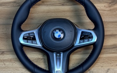 Перетянули руль от BMW 3 series в натуральную кожу с добавлением М-строчки