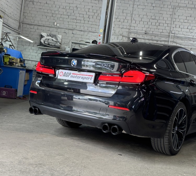 BMW 5 серии G20 — замена насадок на выхлопной системе