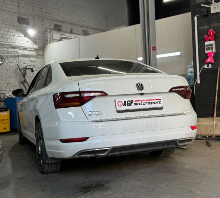 Volkswagen Jetta на изменении звука выхлопа