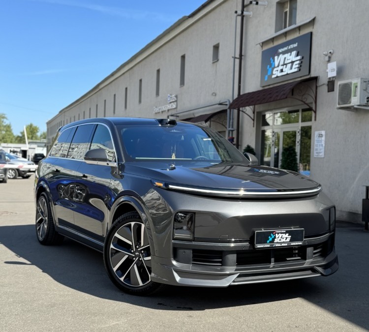 LiXiang L9 — покраска обвеса и установка, бронирование кузова и мониторов, тонировка стекол