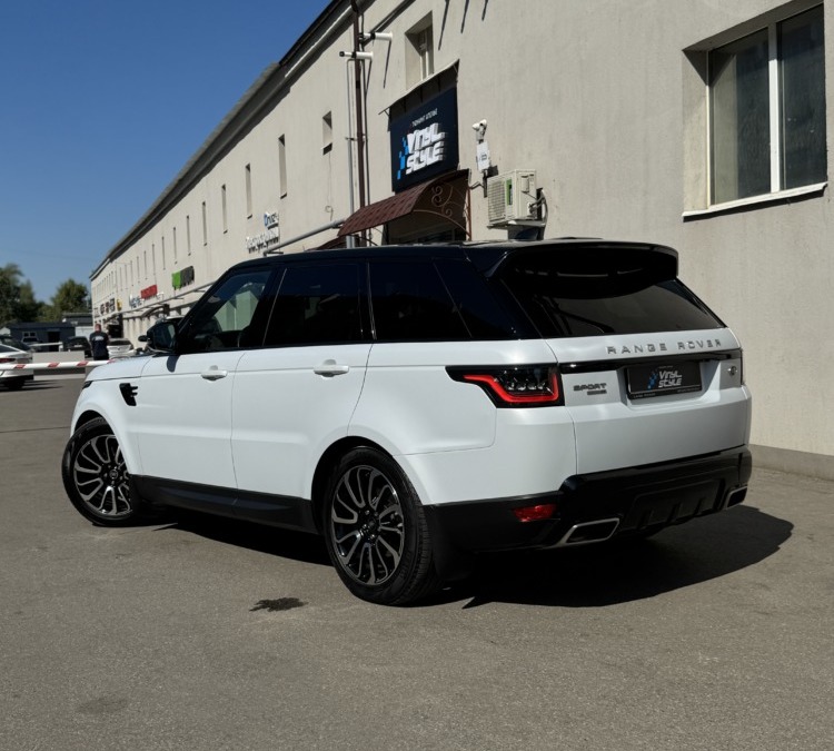 Range Rover Sport — бронирование кузова автомобиля матовой полиуретановой пленкой