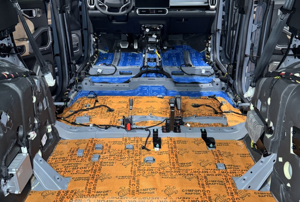Шумоизоляция салона автомобиля Jetour