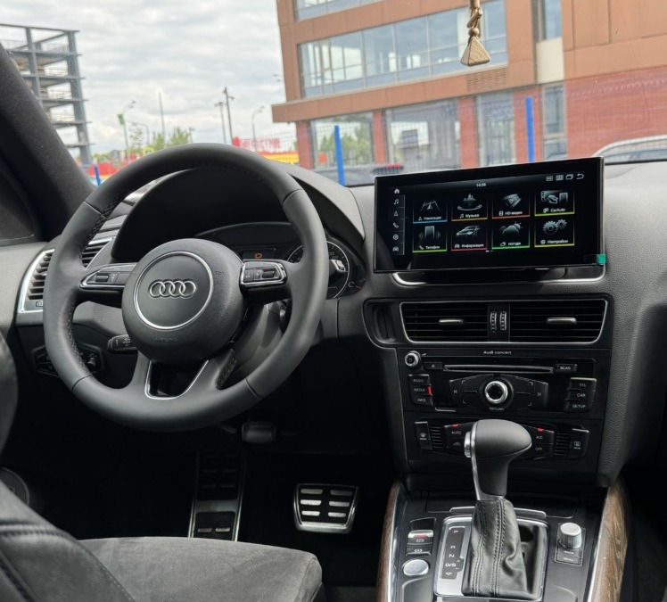 Установили новую мультимедиа на базе Android на автомобиль Audi Q5 и камеру заднего вида