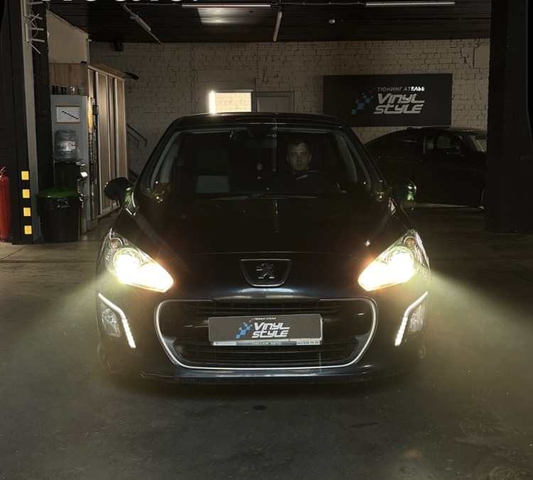 Установили bi-led модули Aozoom A13 на автомобиль Peugeot 307