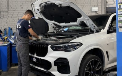 BMW X5 на обслуживании: помыли радиаторы, заменили тормозные колодки, масло и все фильтра