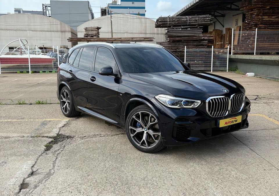 Подобрали и привезли автомобиль BMW X5 xDrive 30D 2022 года из Южной Кореи
