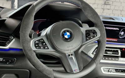 BMW X6 — перетянули руль в алькантару и натуральную кожу