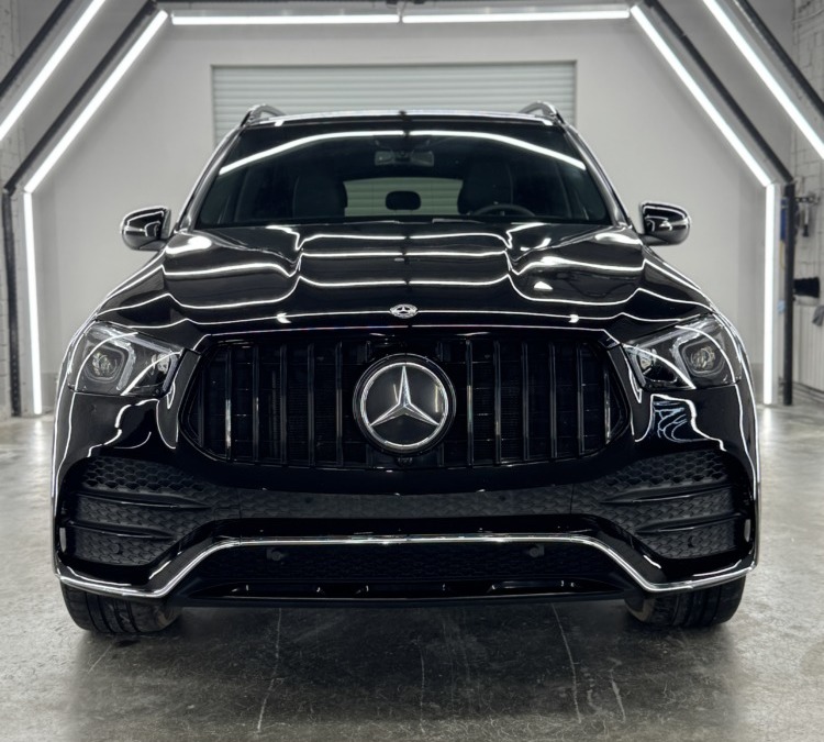 Полировка кузова, ремонт вмятин и перетяжка руля Mercedes GLE