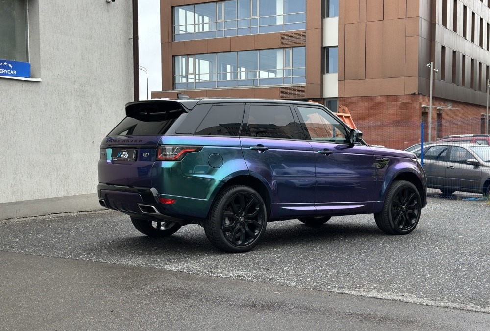 Range Rover Sport — оклейка цветной полиуретановой пленкой с эффектом хамелеона