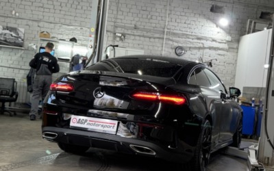 Mercedes E200 — сделали чип тюнинг 250 лс и 400 нм и управляемых выхлоп на заслонках