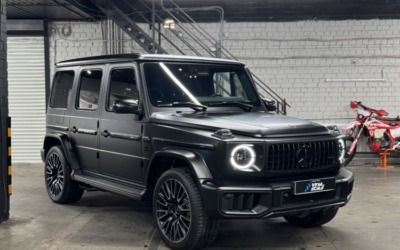 Бронирование Mercedes Benz G class матовой пленкой, установка порогов, пошив ковров в салон