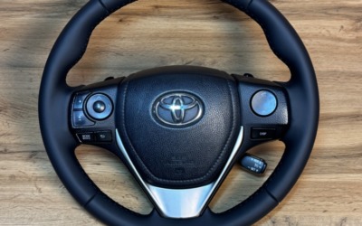 Руль от Toyota RAV4 —  перетяжка в натуральную гладкую кожу