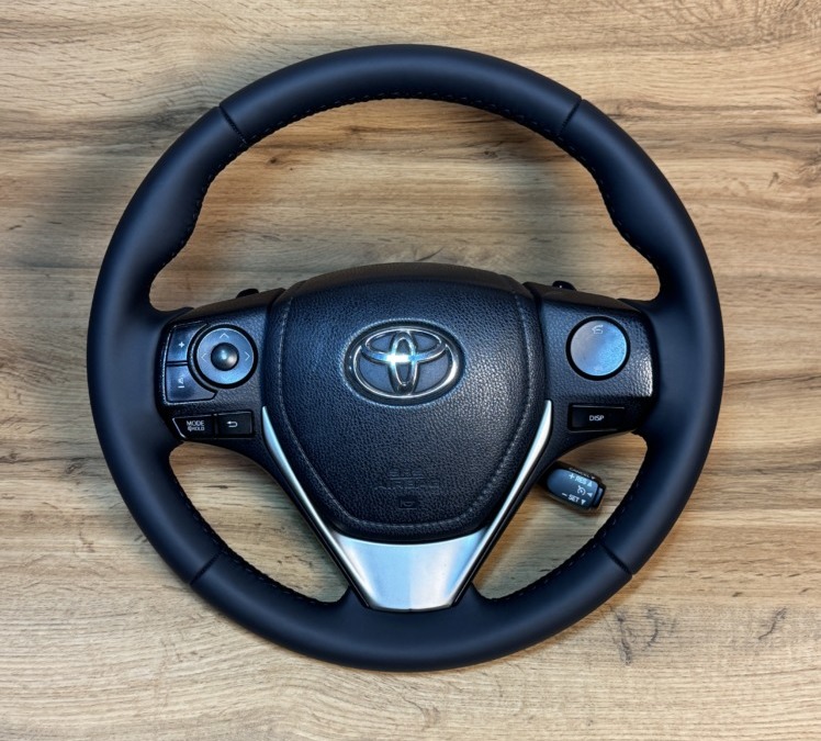 Руль от Toyota RAV4 —  перетяжка в натуральную гладкую кожу