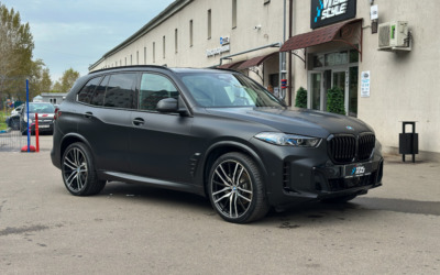 BMW X5 — бронирование кузова матовой полиуретановой пленкой