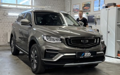 Установили омыватель на штатную камеру заднего вида Geely Atlas