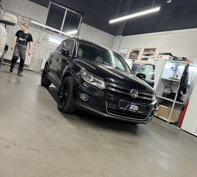 Volkswagen Tiguan — чип-тюнинг Stage 1 255 л.с., 400 Н·м, установили мультимедийную систему на Android