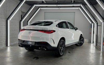 Mercedes GLC Coupe — оклейка белой матовой пленкой с розовыми переливами