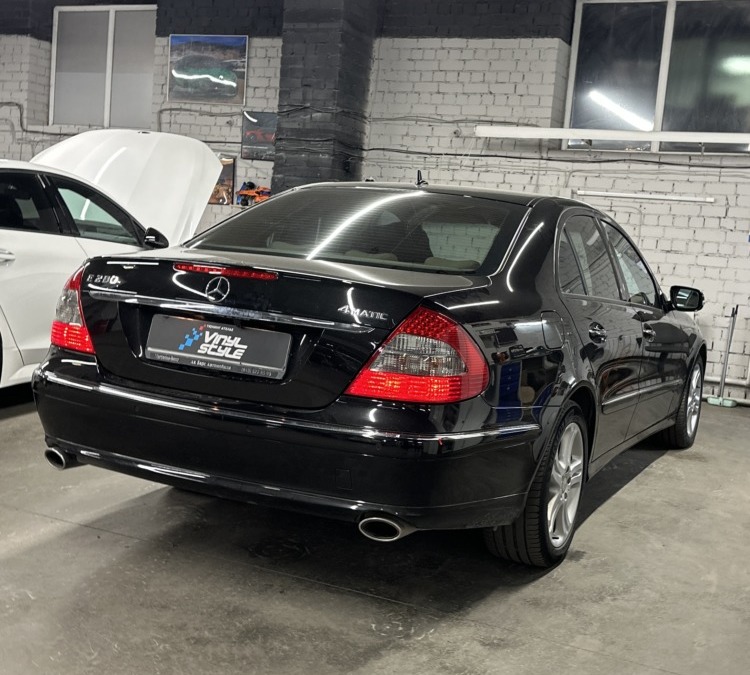 Mercedes E200 W211 — установка головного устройства Teyes CC3 2K